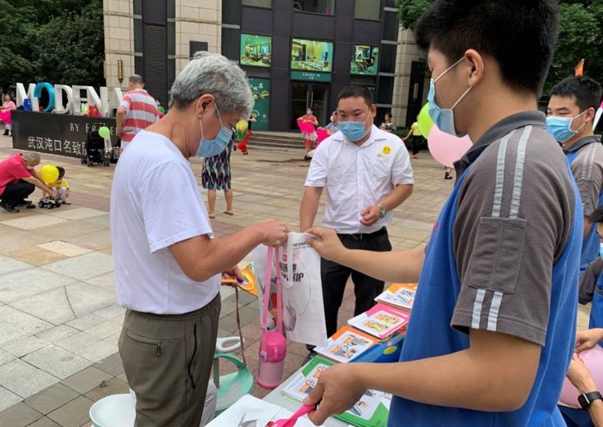 日立电梯在武汉举行“安全乘梯 幸福随行”活动相关图片